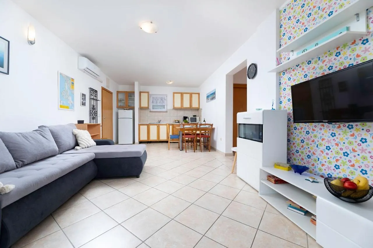 Apartment Mirta Cizici